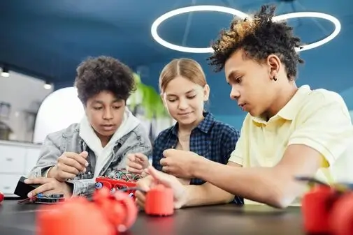 Science Made Easy: Fun Experiments and Learning Hacks for Kids 6 Material