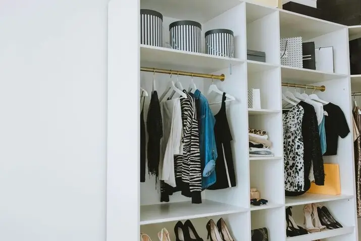 How To Dress Simple But Stylish 2 Minimal wardrobe with high quality fashion staples vs. fast fashion clothes